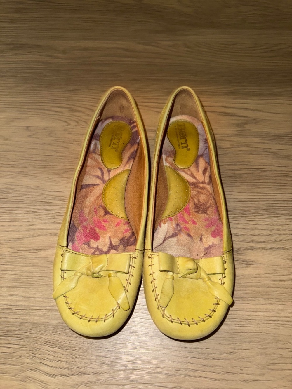 Børn Chartreuse Green Leather Tassel Flats Size 8 Boho Balletcore